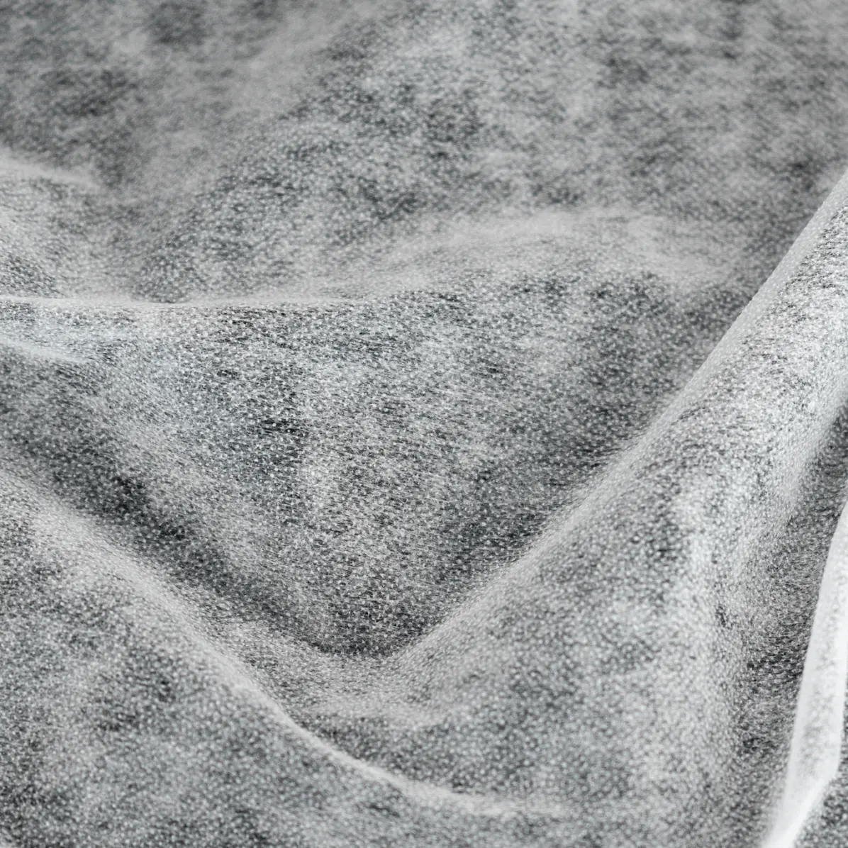 Tisséless White fusible semi-transparent non woven interfacing 25 g/m²